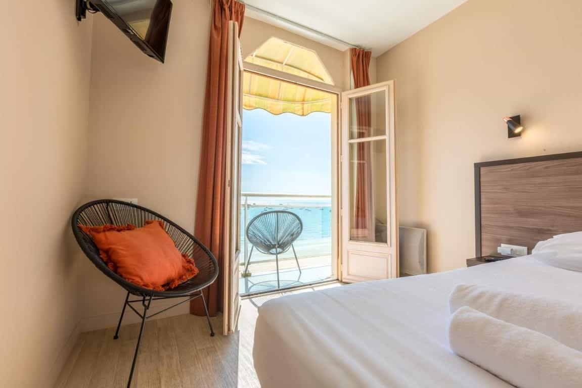 Les Pieds Dans L'Eau - Bel Appartement - Vue Mer Cancale Exteriör bild