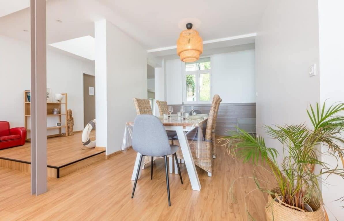 Les Pieds Dans L'Eau - Bel Appartement - Vue Mer Cancale Exteriör bild